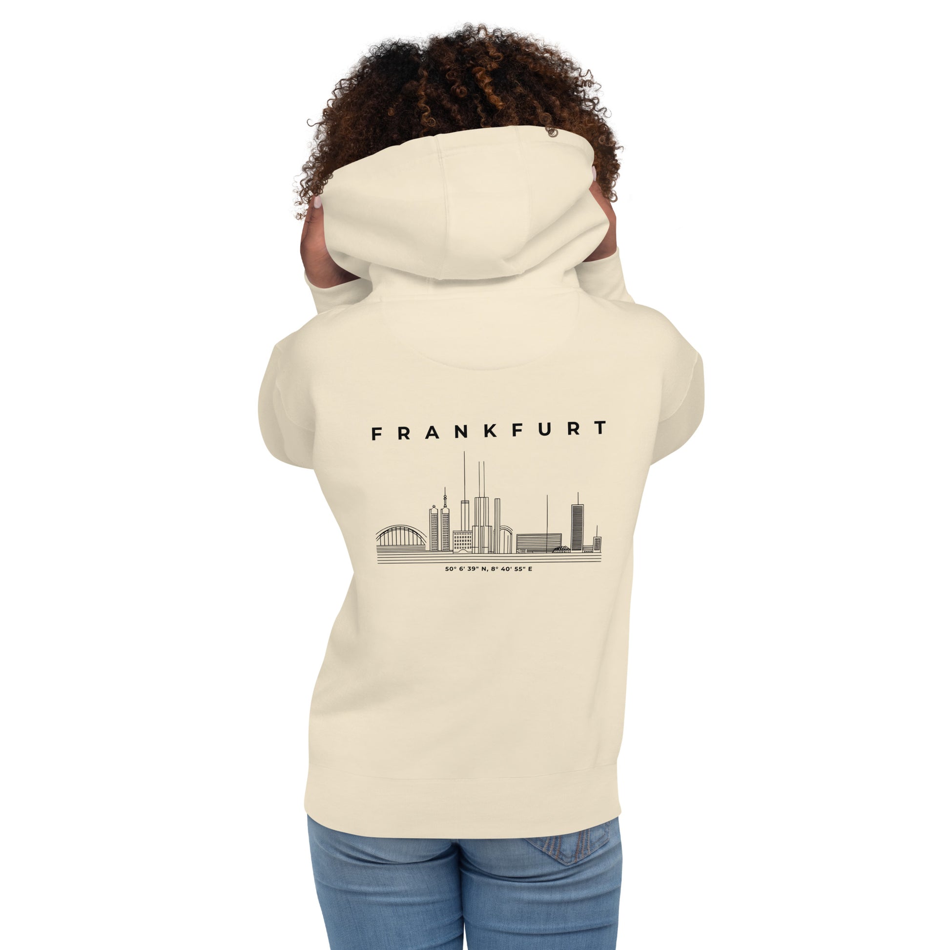 Gudekind Mainhattan Hoodie mit Markenlogo Front und Koordinaten Backprint, minimalistisches Frankfurt Stadtteil Design