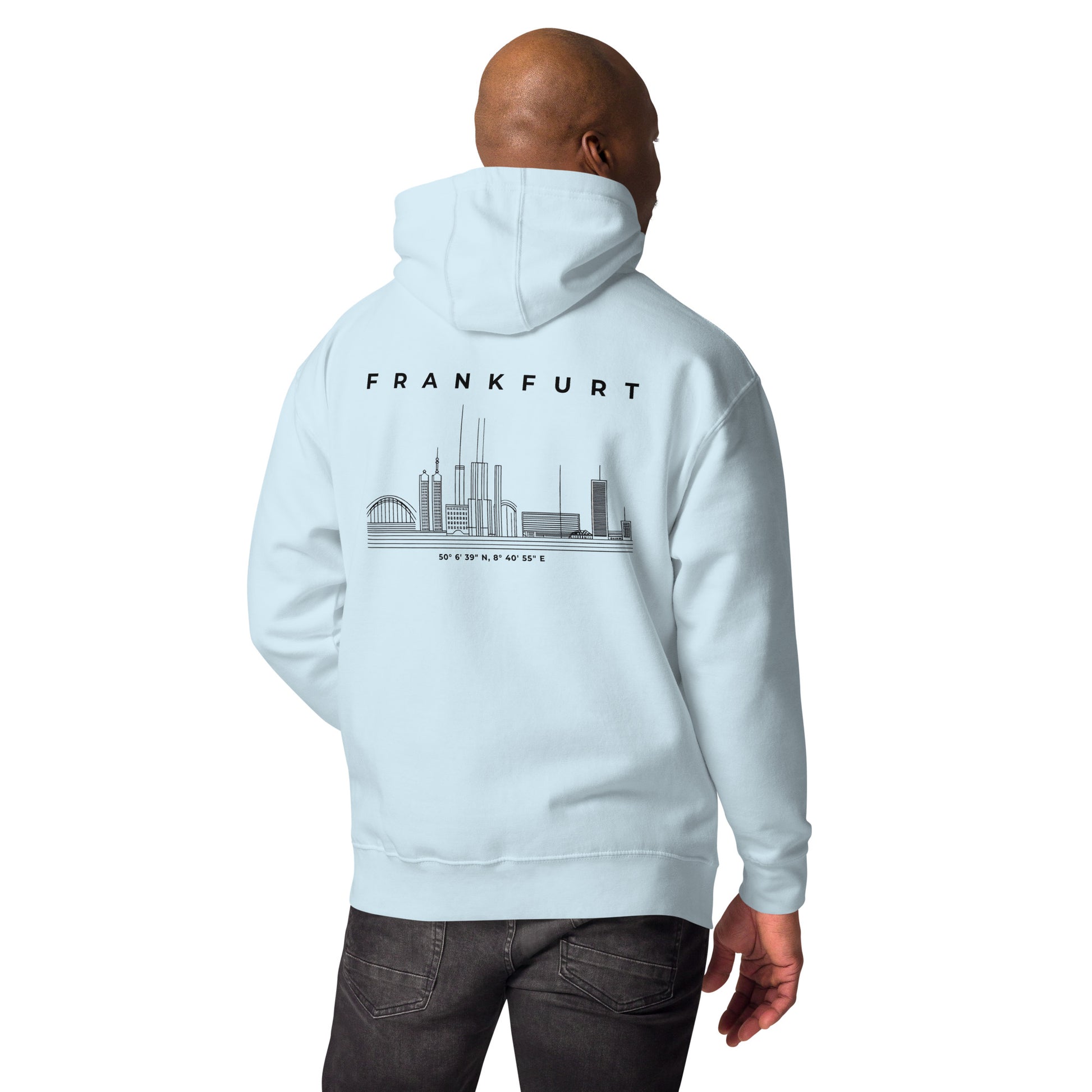 Gudekind Mainhattan Hoodie mit Markenlogo Front und Koordinaten Backprint, minimalistisches Frankfurt Stadtteil Design