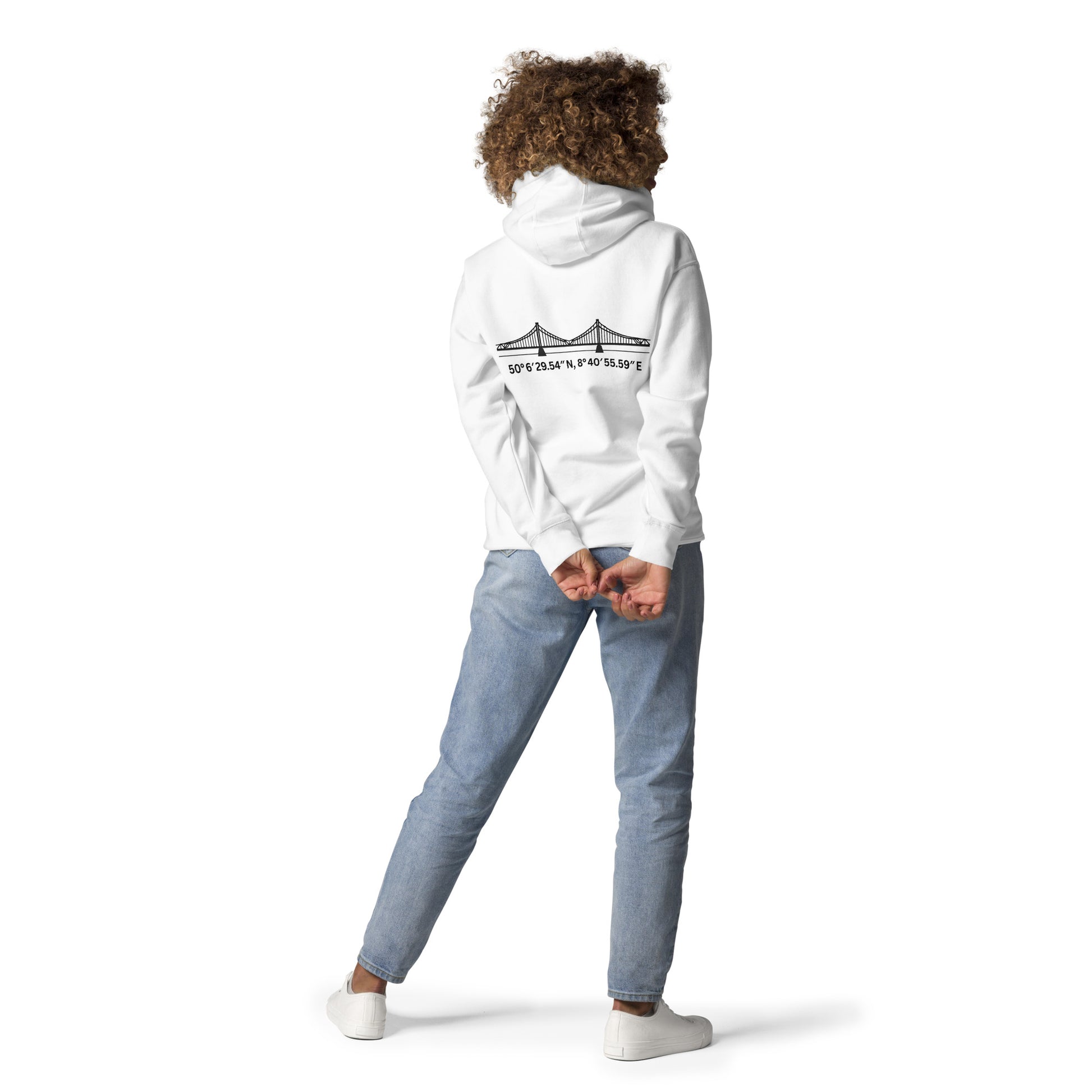 iserner Steg Hoodie Frontansicht – minimalistischer Frankfurt Frontprint mit Koordinaten