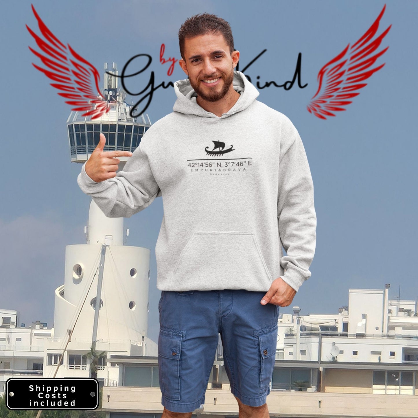 Person trägt Empuriabrava Hoodie minimalistisch Holiday Edition Gudekind