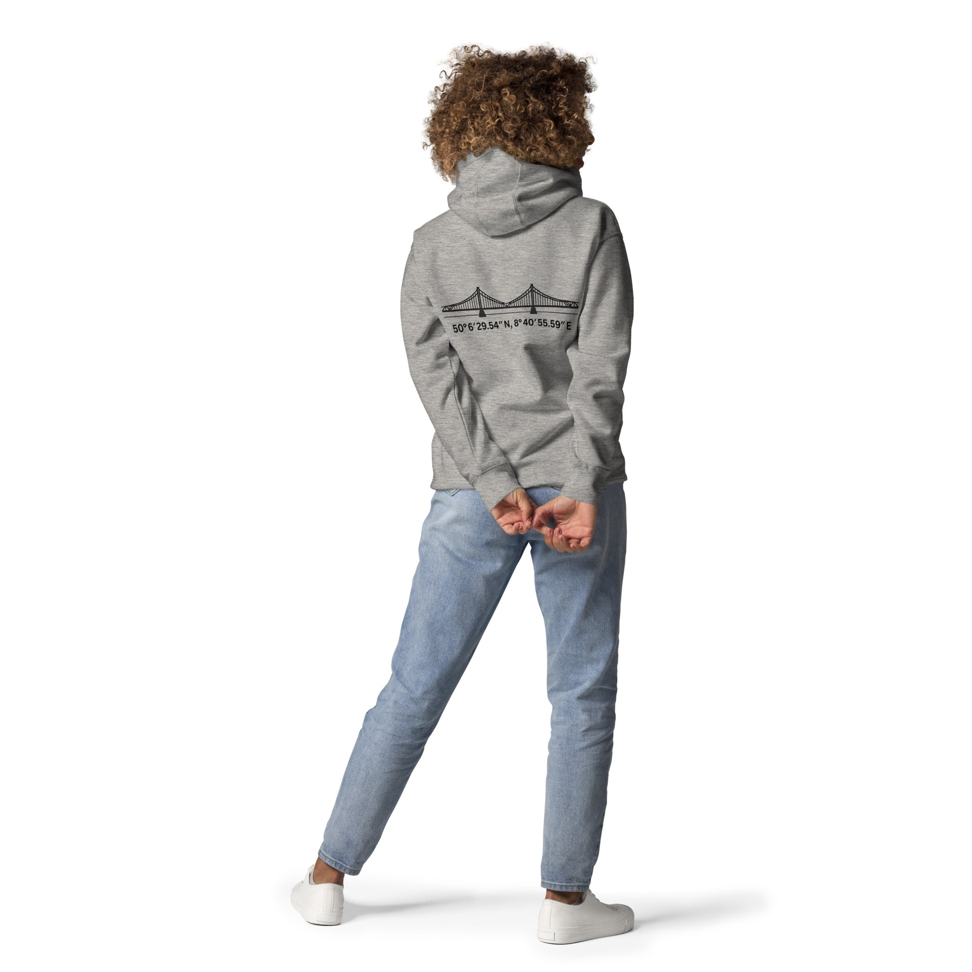 iserner Steg Hoodie Frontansicht – minimalistischer Frankfurt Frontprint mit Koordinaten