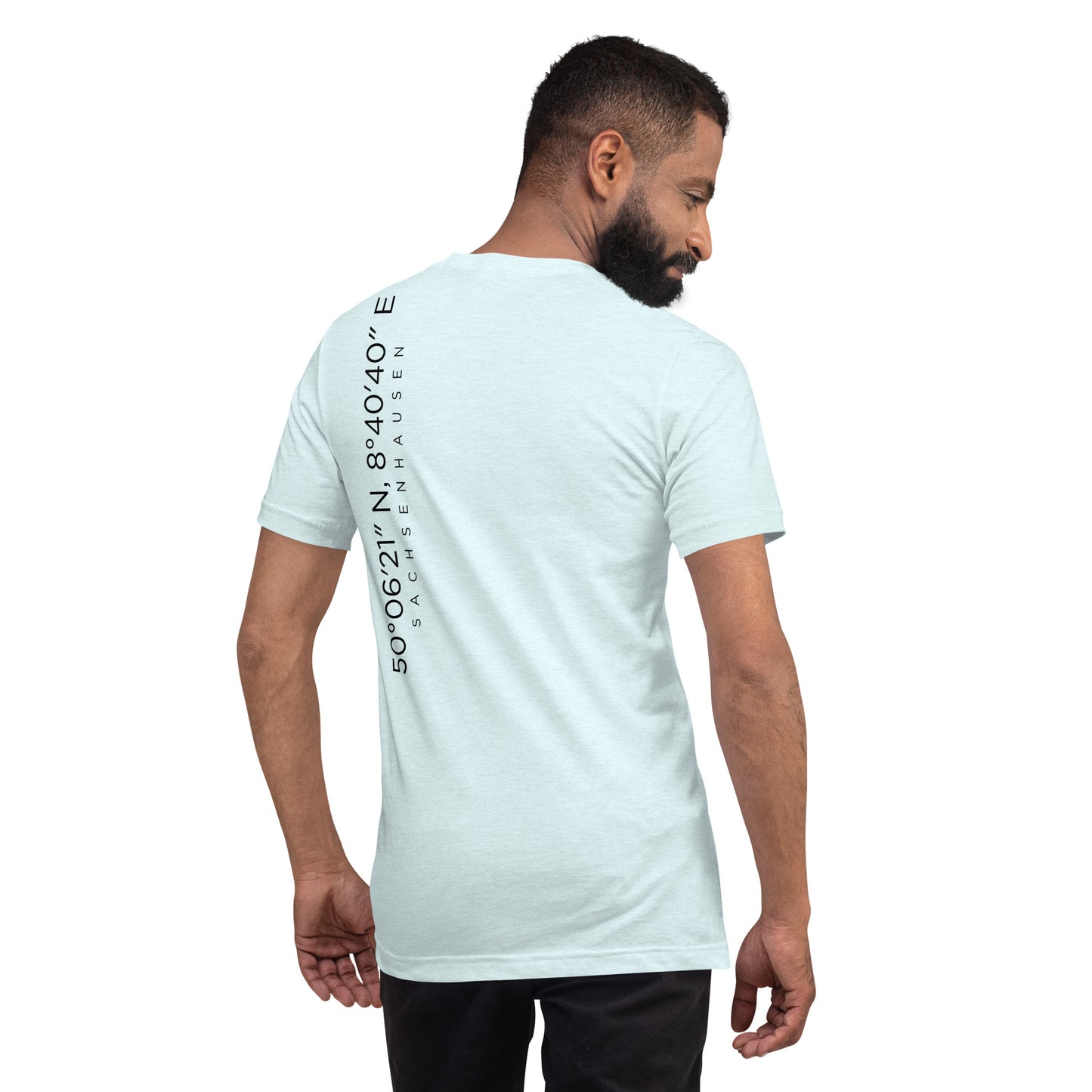 Local Pride T-Shirt mit Backprint – Koordinaten Frankfurt Sachsenhausen