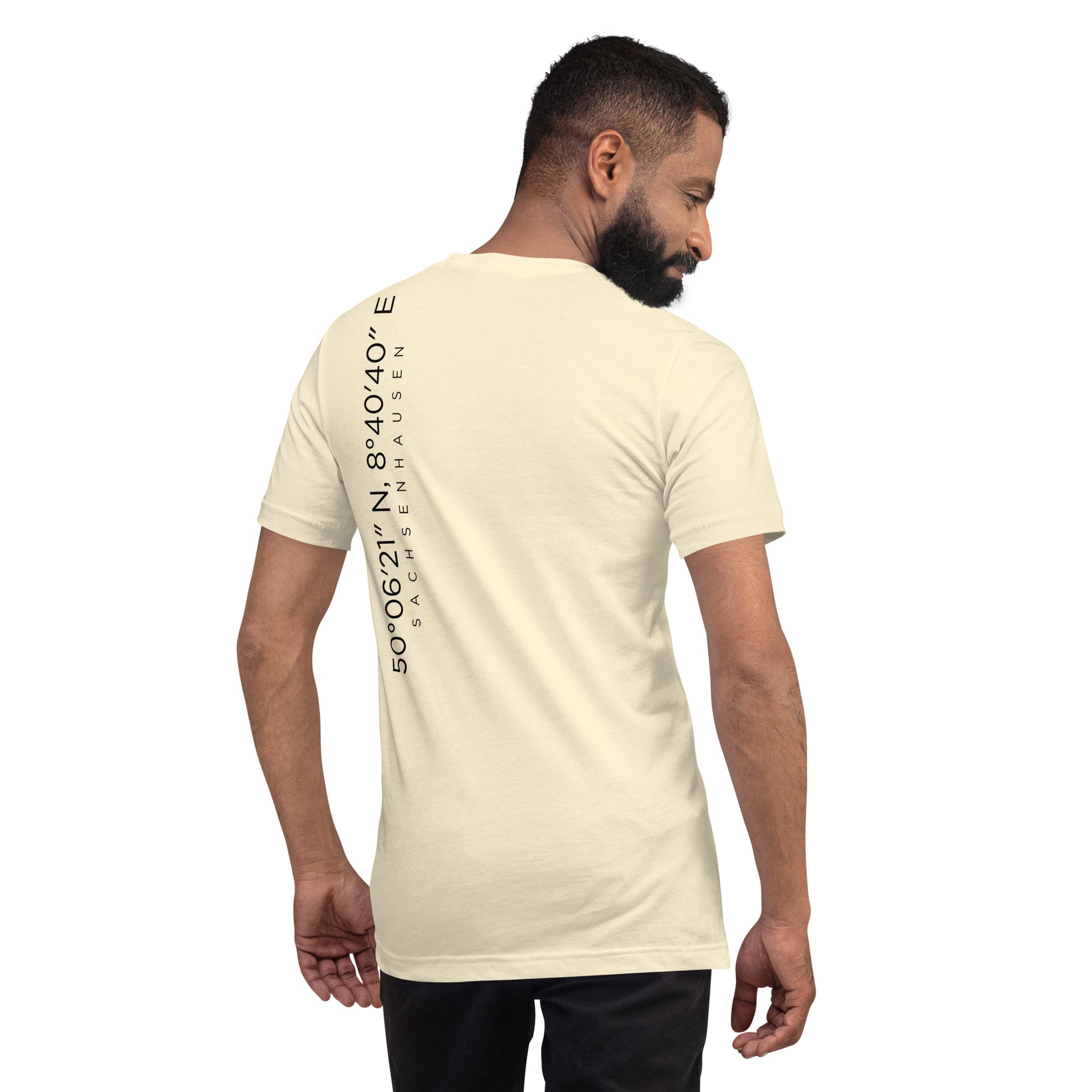 Local Pride T-Shirt mit Backprint – Koordinaten Frankfurt Sachsenhausen